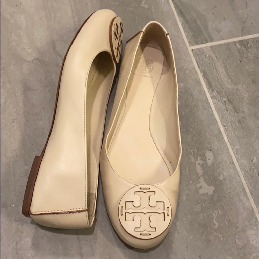 Tory Burch cream flats size 9 great condition